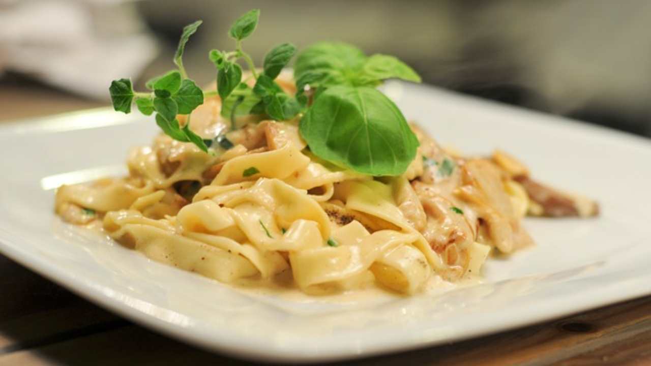 tagliatelle funghi ingrediente