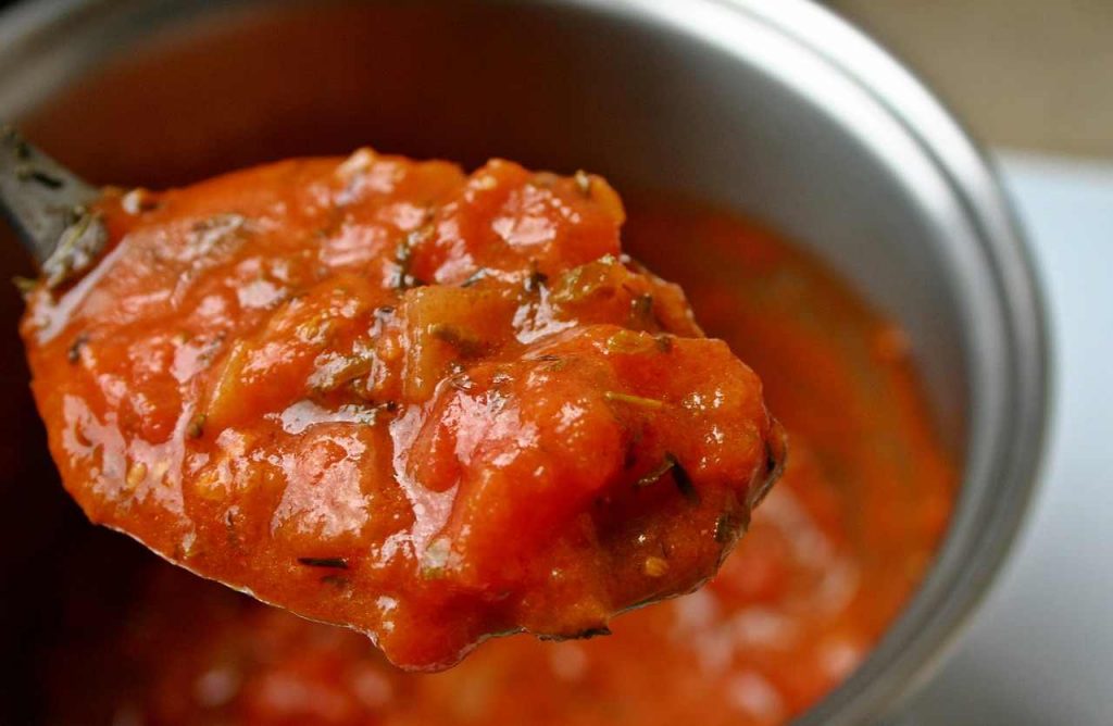 passata di pomodoro aperta