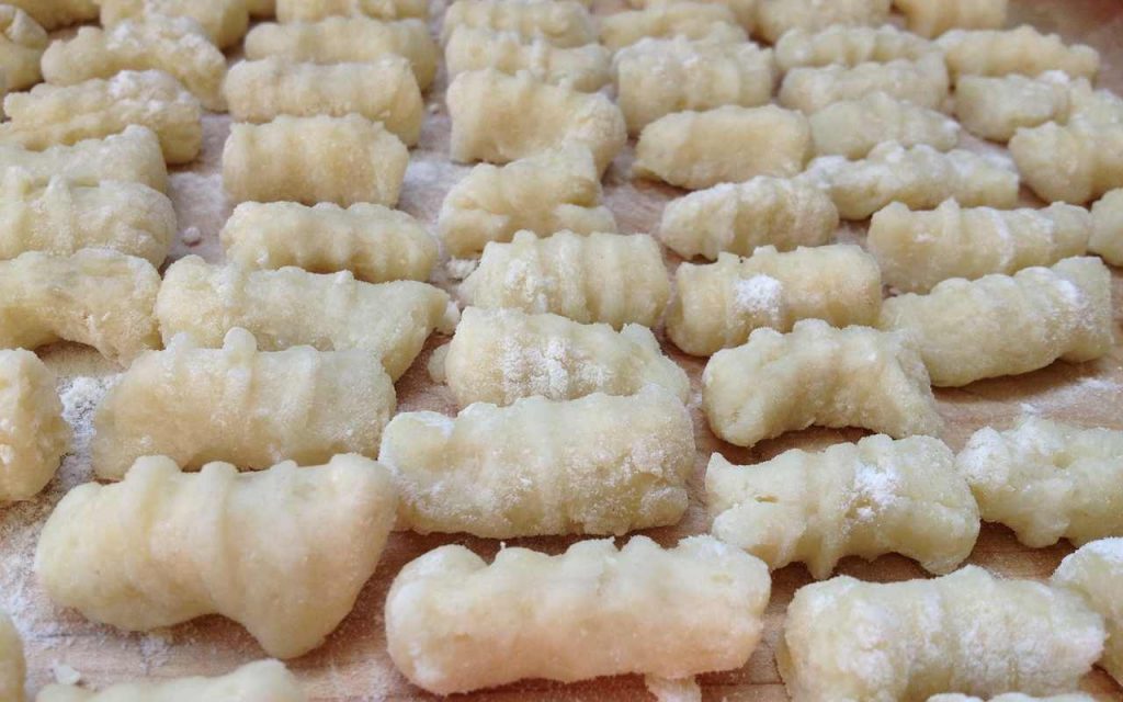 Condisci gnocchi crema