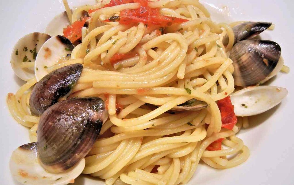 spaghetti con le vongole saporiti