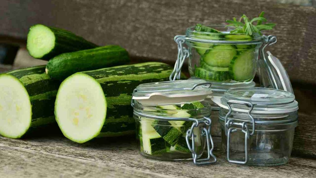 Zucchine sott'olio attento